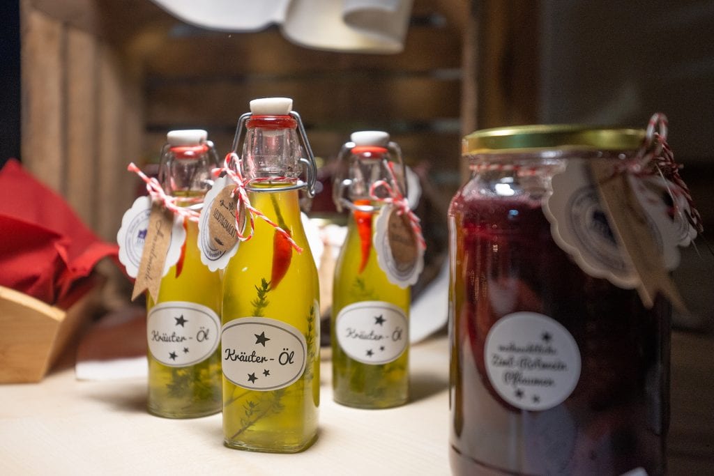 Schöne und leckere Weihnachtsgeschenke gibts zum Kunsthandwerkermarkt im BTO Barendorf.