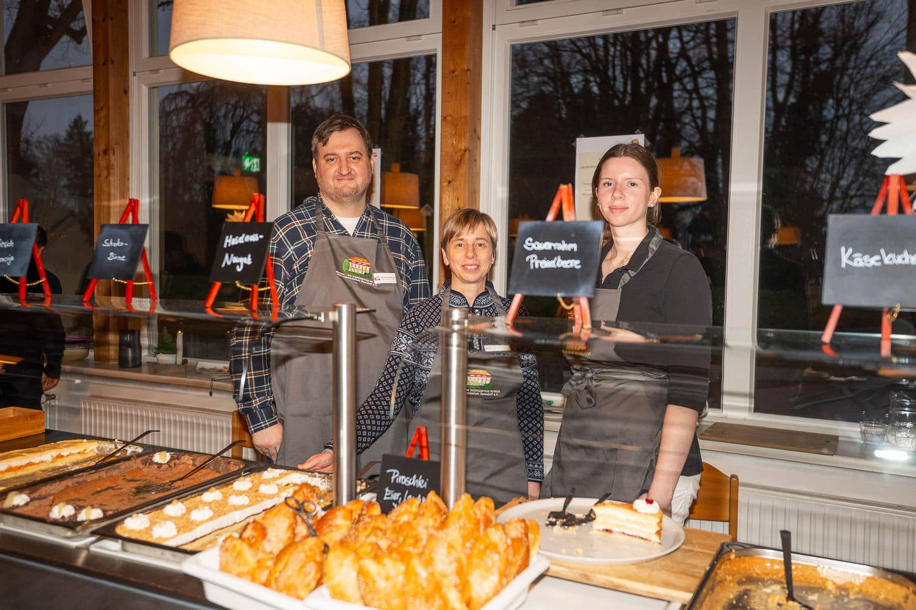 Alle vom BTO Team halfen beim Kunsthandwerkermarkt 2024 mit.